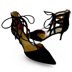 Marc Fisher cutout Pumps are Fire